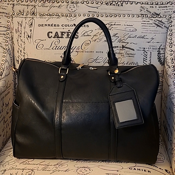 Weekender Bag - Picture 1 of 8